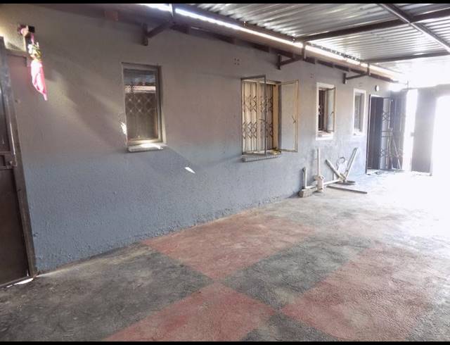 3 BEDROOM HOUSE FOR SALE IN PROTEA GLEN